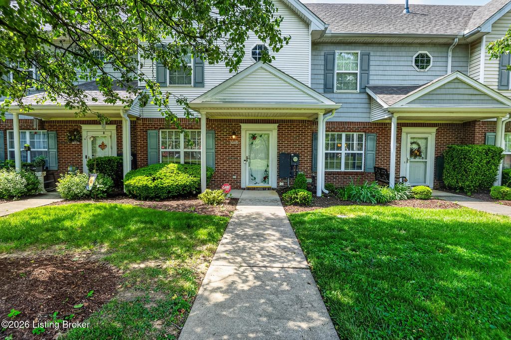 Photo of 10518 Clayton Allen Blvd, Louisville, KY 40229 (MLS # 1715605)