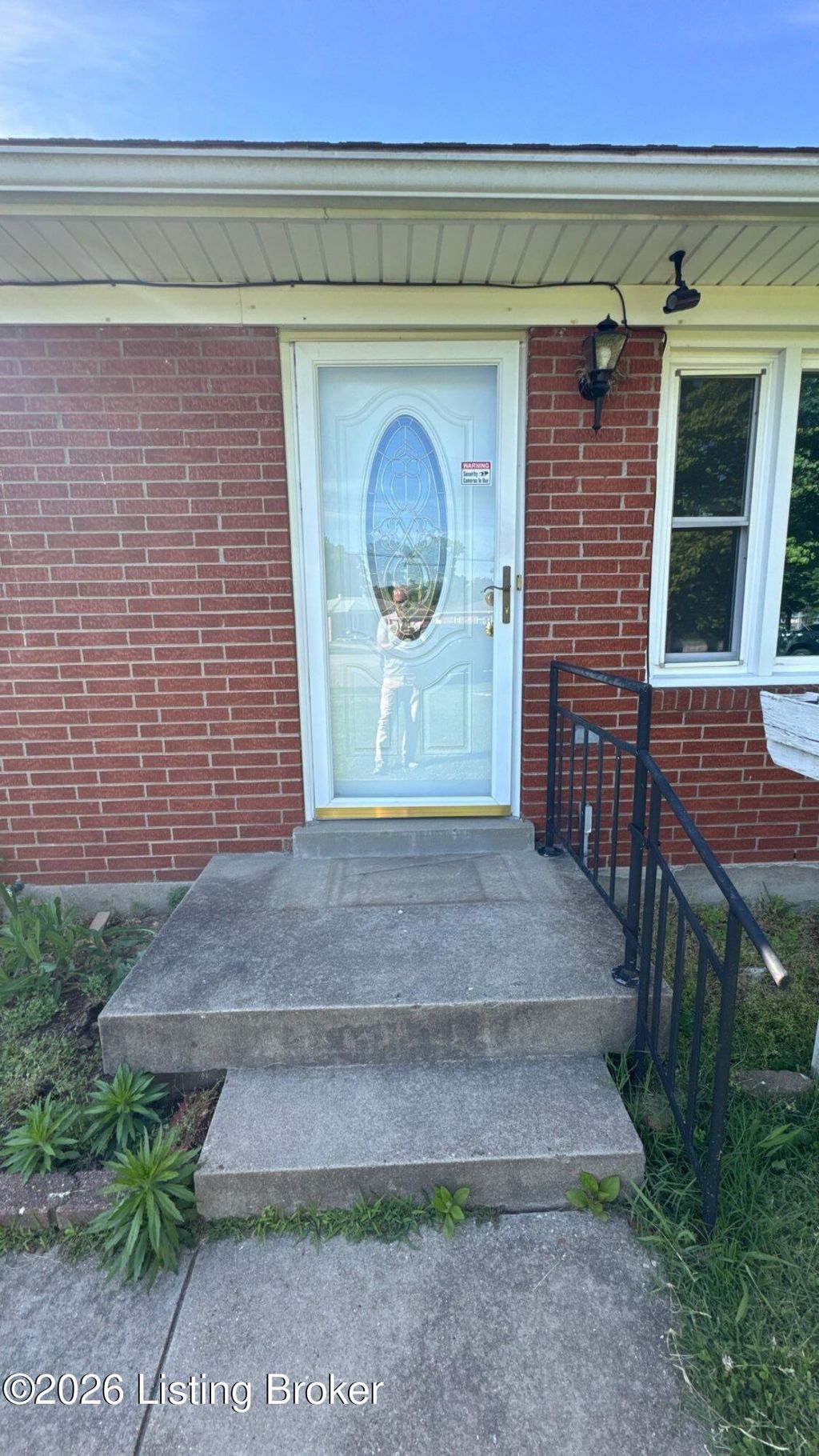Photo of 4101 Spyglass Ct, Louisville, KY 40229 (MLS # 1716078)