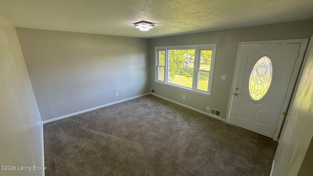 Photo of 4101 Spyglass Ct, Louisville, KY 40229 (MLS # 1716078)