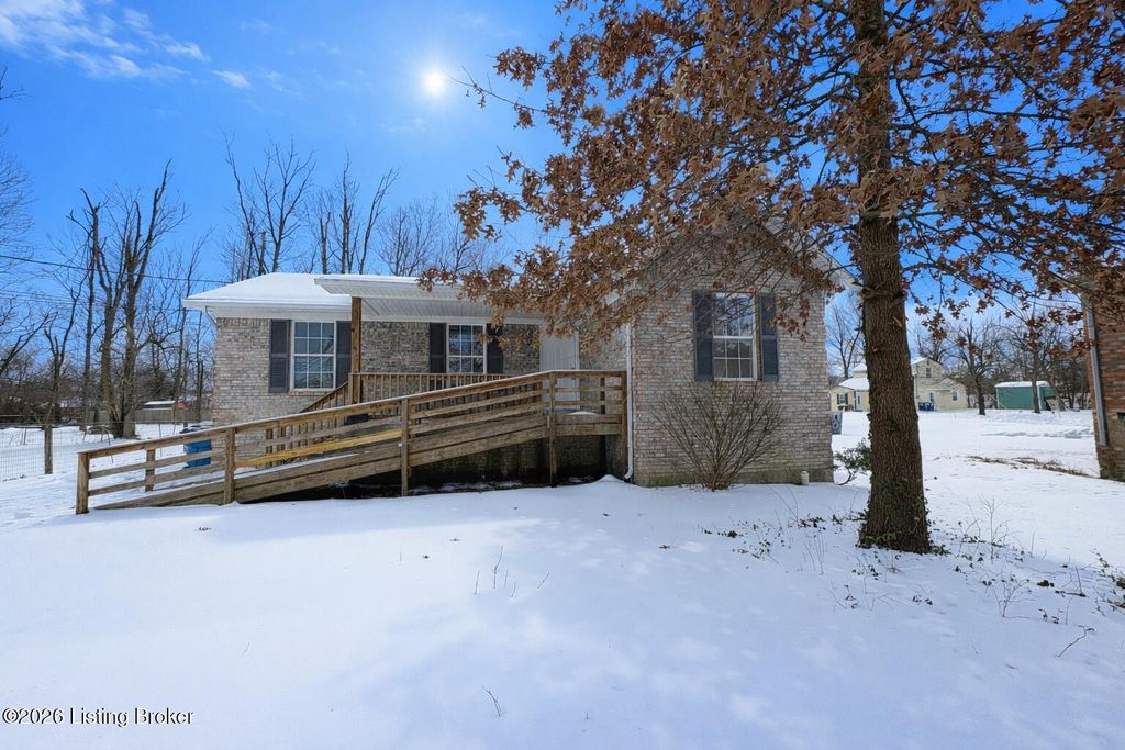 Photo of 275 Fifth Ave, Shepherdsville, KY 40165 (MLS # 1708075)