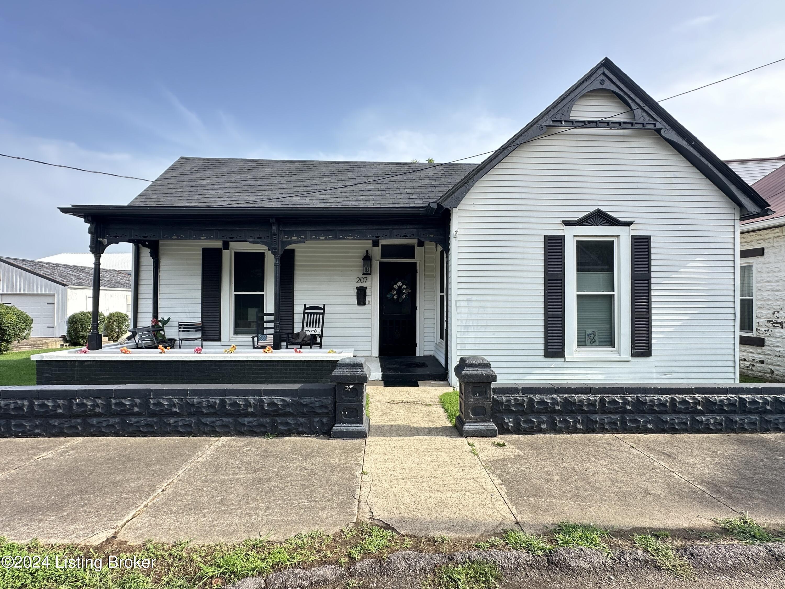 207 E Main St, Hodgenville, Kentucky image 1
