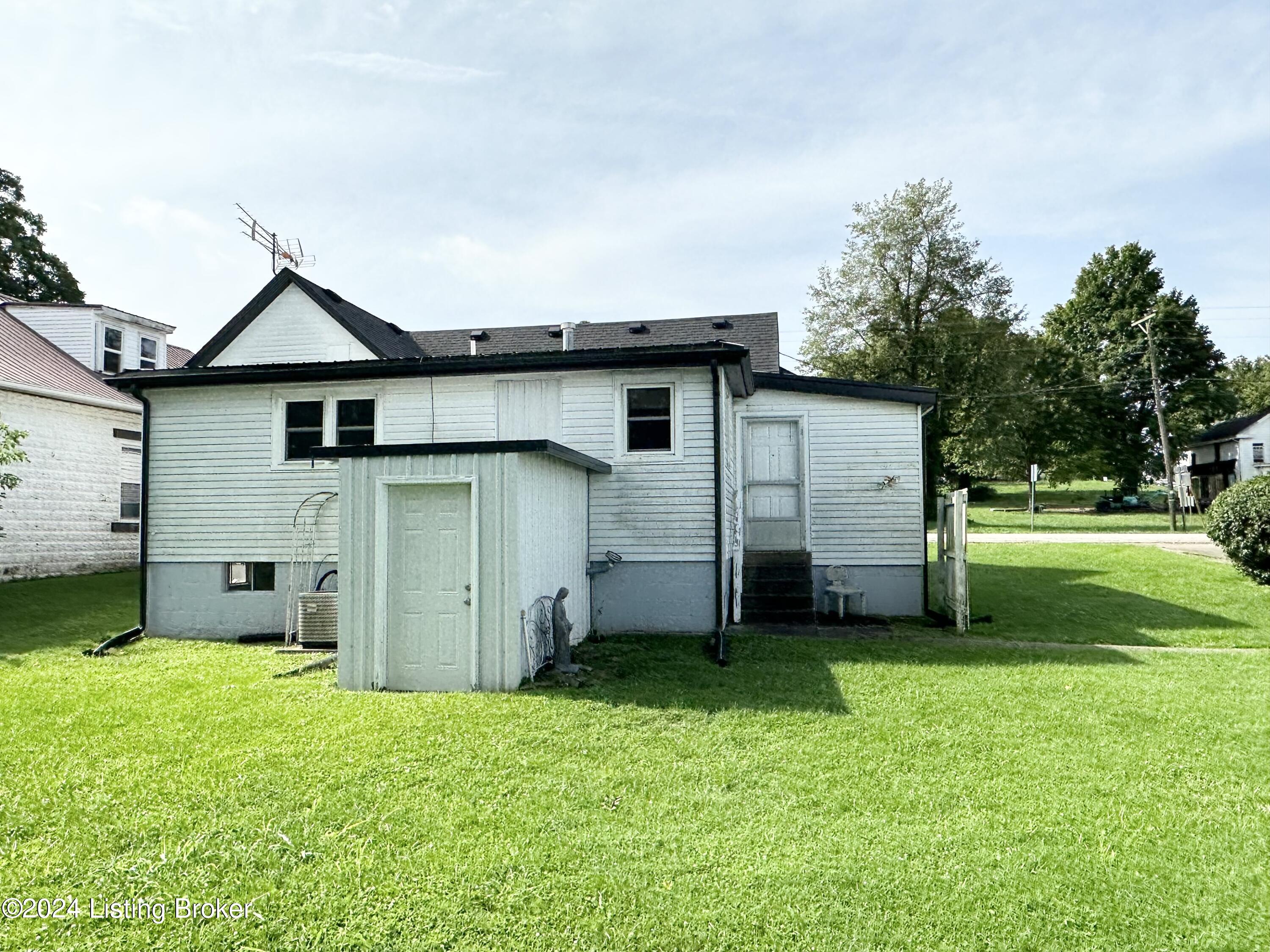 207 E Main St, Hodgenville, Kentucky image 20