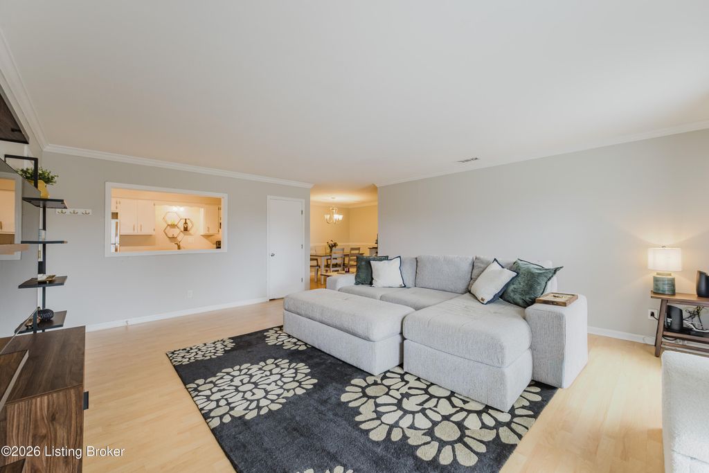 Photo of 4701 Salisbury Square #104, Louisville, KY 40207 (MLS # 1712980)