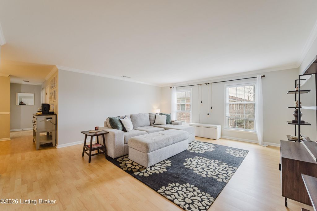 Photo of 4701 Salisbury Square #104, Louisville, KY 40207 (MLS # 1712980)