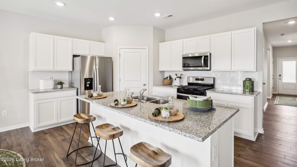 Photo of 11124 Pheasant Run Ct, Louisville, KY 40229 (MLS # 1709686)