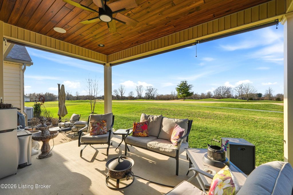 Photo of 108 Christine Ct, Bardstown, KY 40004 (MLS # 1707535)