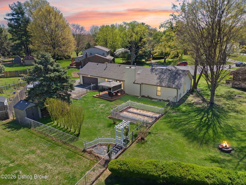 Photo of 10700 Tall Tree Ct, Louisville, KY 40241 (MLS # 1717160)