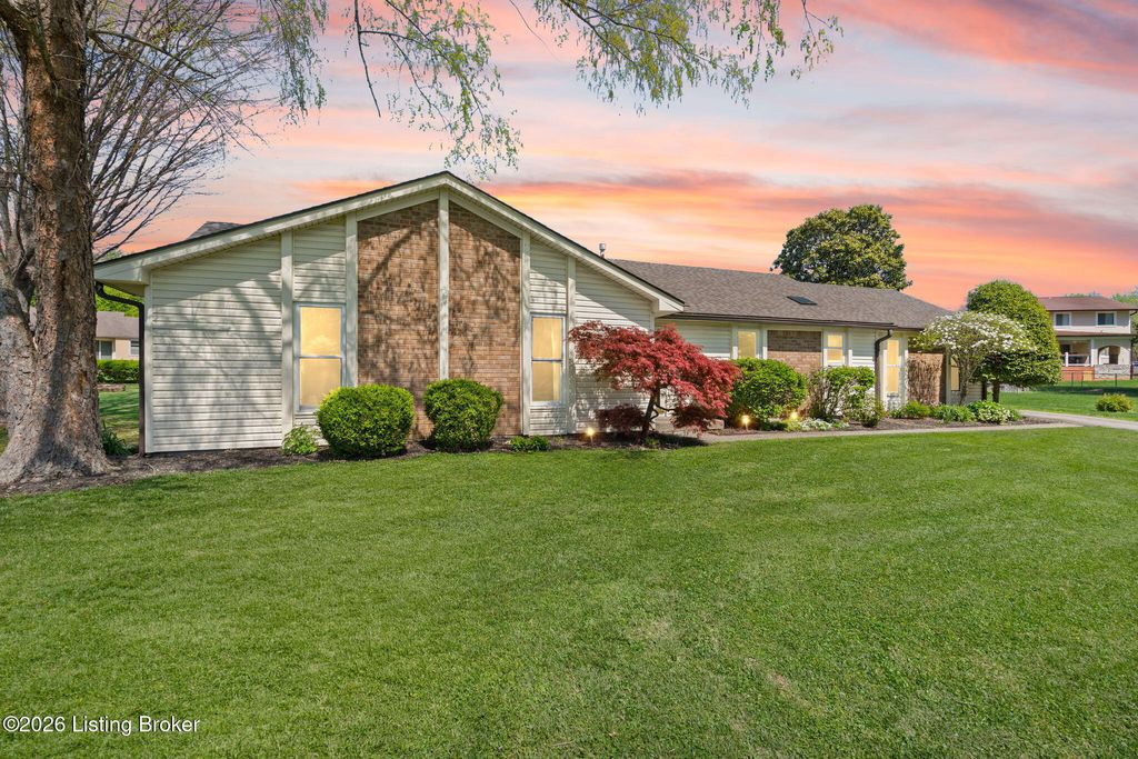 Photo of 10700 Tall Tree Ct, Louisville, KY 40241 (MLS # 1717160)