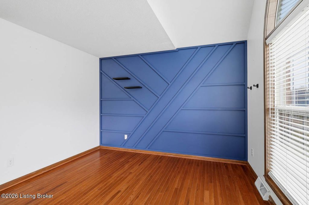 Photo of 1905 Lakewood Dr, Elizabethtown, KY 42701 (MLS # 1710979)