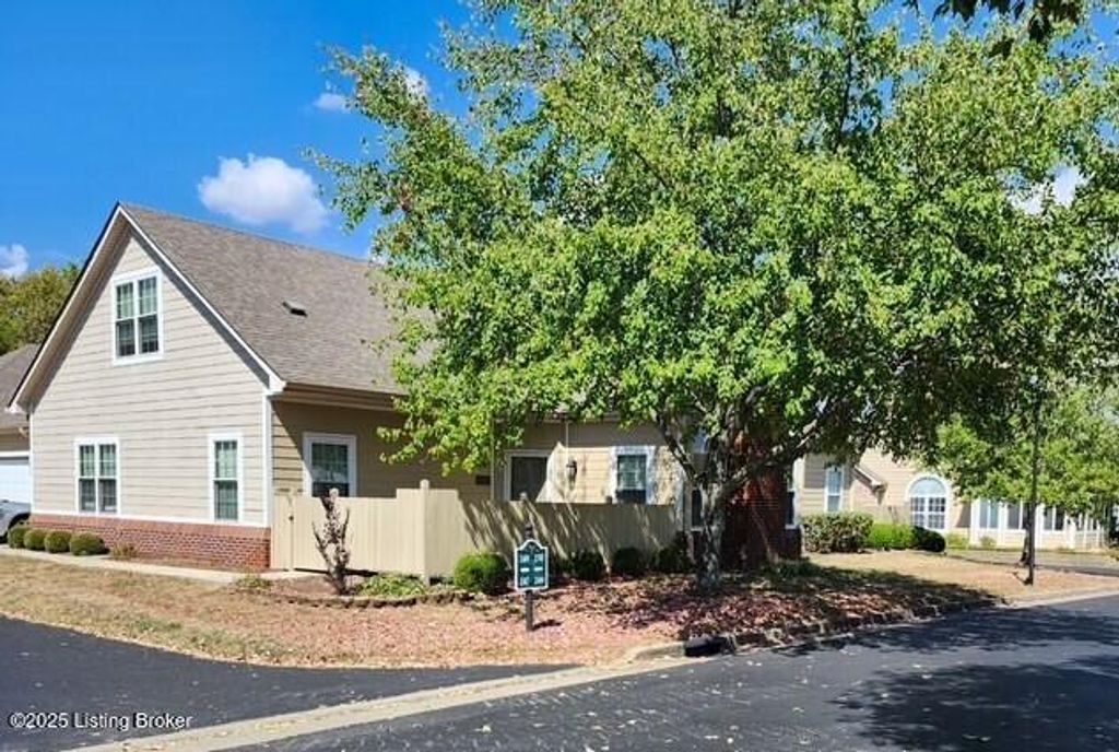 Photo of 249 Churchill Dr, Nicholasville, KY 40356 (MLS # 1719030)