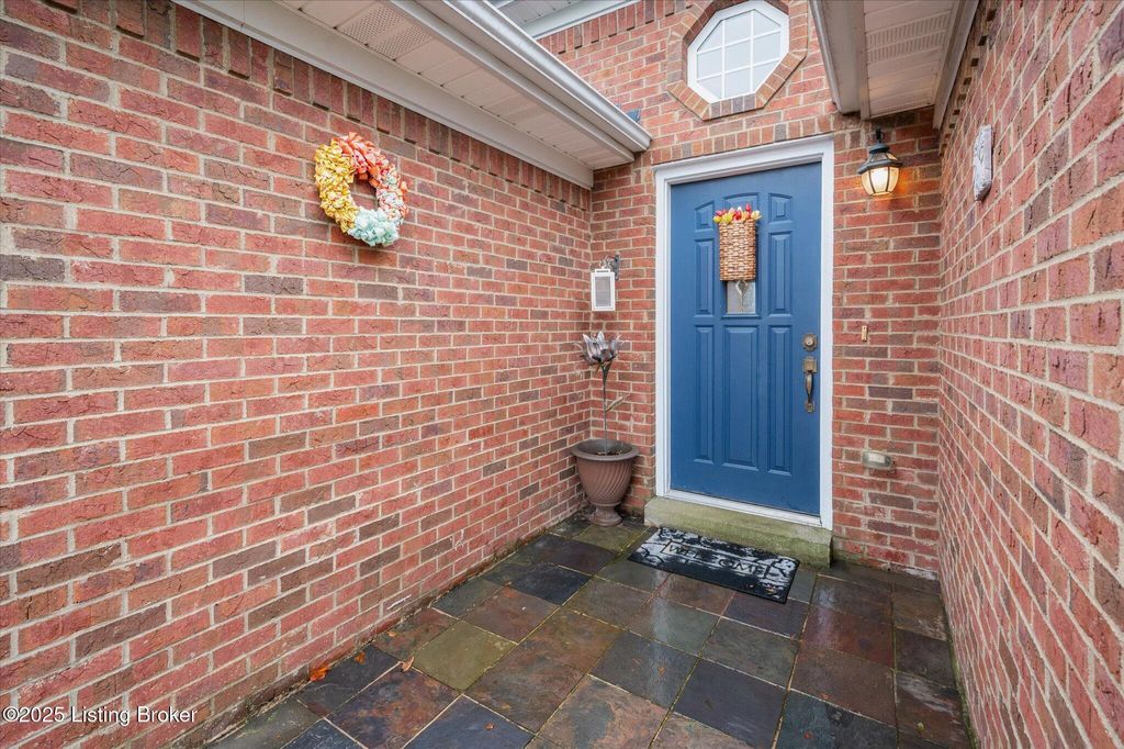 Photo of 2073 Osprey Cove, Shelbyville, KY 40065 (MLS # 1704000)