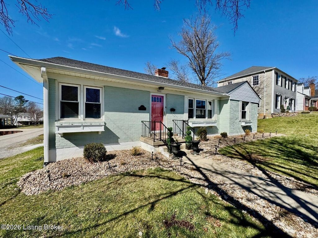 Photo of 500 N Doctor St, Springfield, KY 40069 (MLS # 1709763)