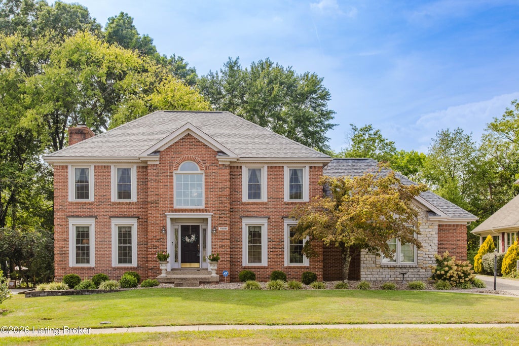 Photo of 7908 Hall Farm Dr, Louisville, KY 40291 (MLS # 1728747)