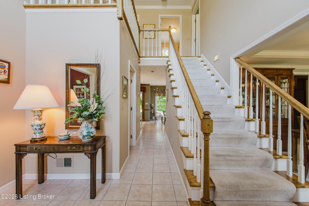 Photo of 7908 Hall Farm Dr, Louisville, KY 40291 (MLS # 1728747)
