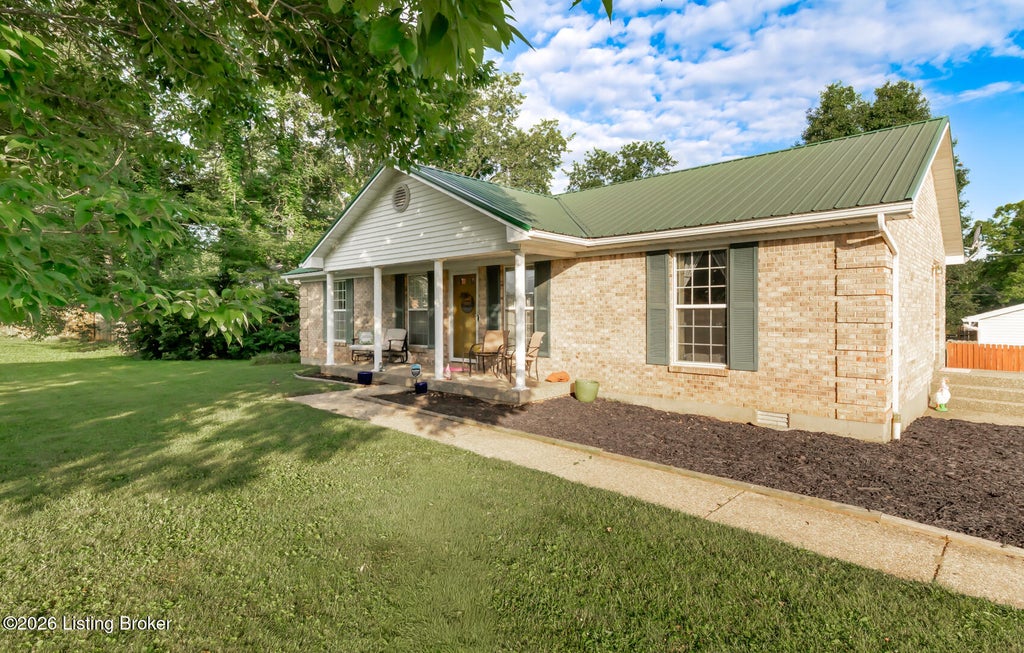Photo of 181 Eathan Ct, Mt Washington, KY 40047 (MLS # 1720789)