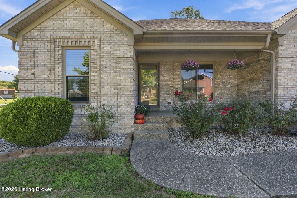Photo of 12501 Orell Station Pl, Louisville, KY 40272 (MLS # 1731795)