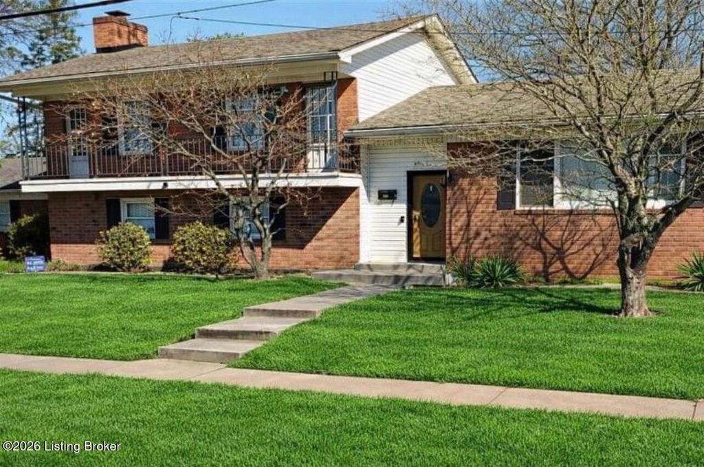 Photo of 4009 Graf Dr, Louisville, KY 40220 (MLS # 1710788)