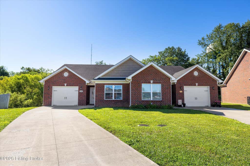 Photo of 133 Graystone Ct, Bardstown, KY 40004 (MLS # 1725482)