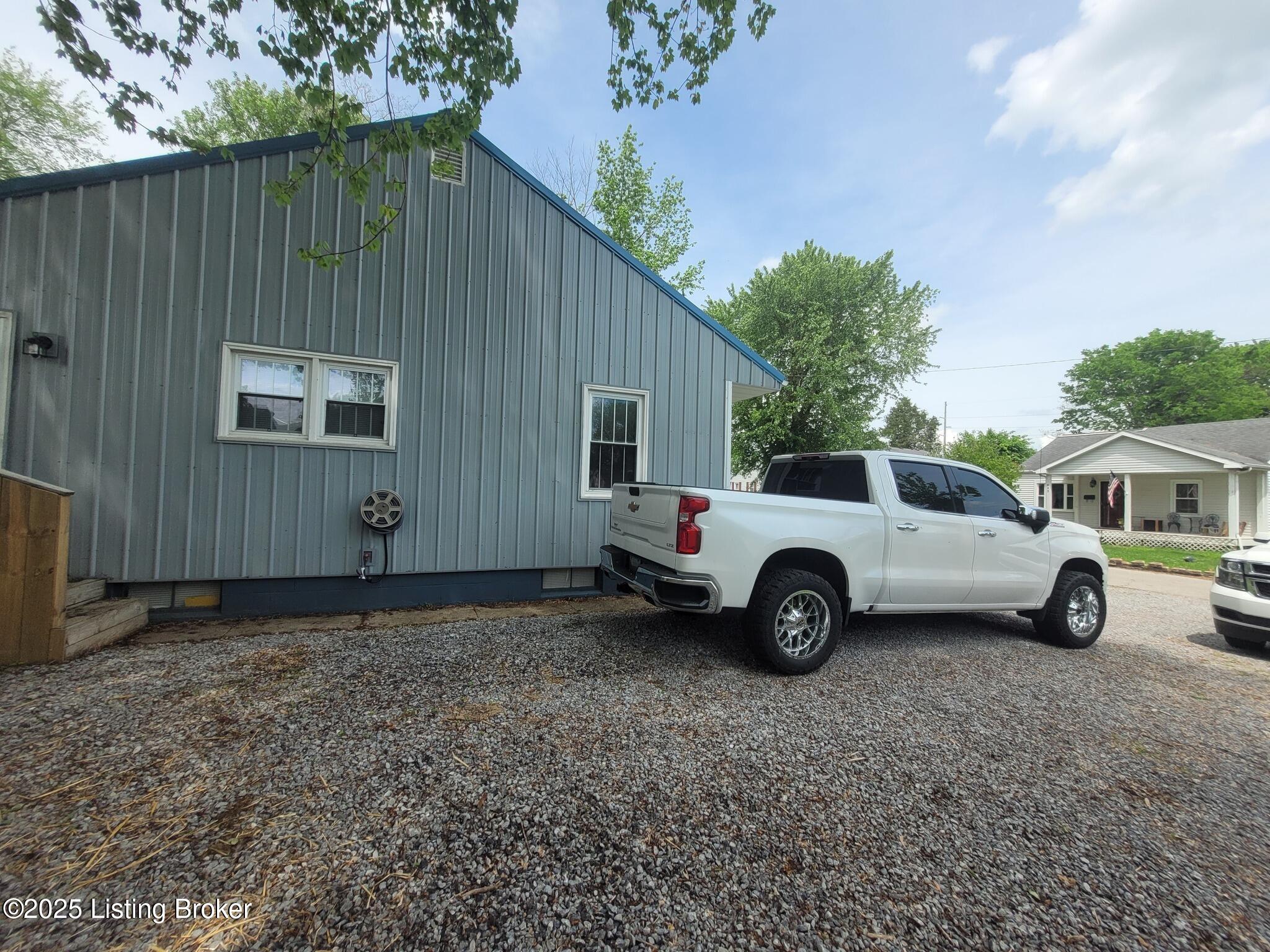 906 Kelly St, Carrollton, Kentucky image 3