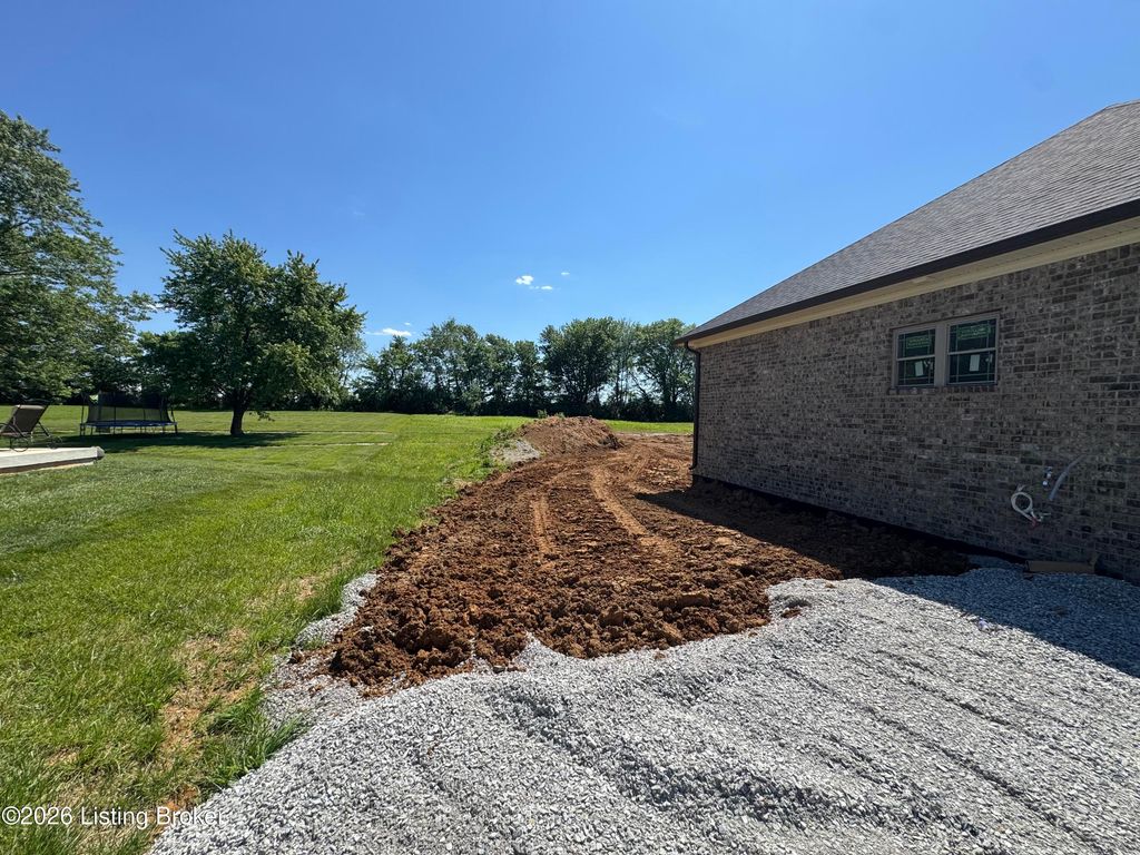 Photo of 381 Robin Way, Shepherdsville, KY 40165 (MLS # 1717475)
