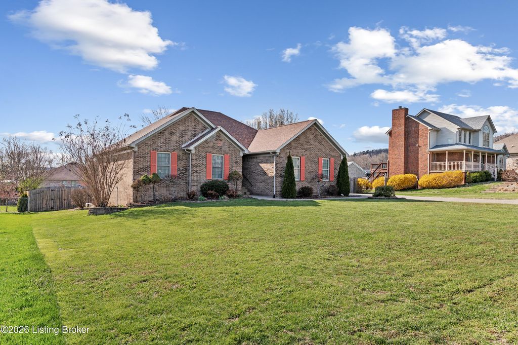 Photo of 269 Beechwood Ave, Shepherdsville, KY 40165 (MLS # 1711876)