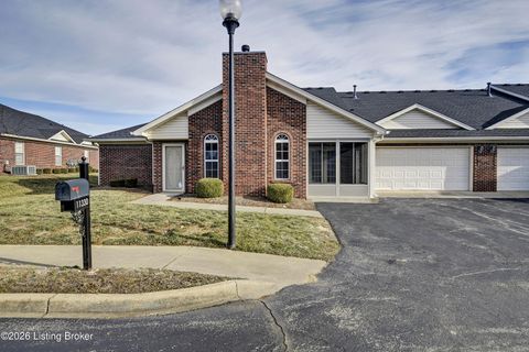 Photo of 11330 Ridge Lake Dr, Louisville, KY 40272 (MLS # 1708049)