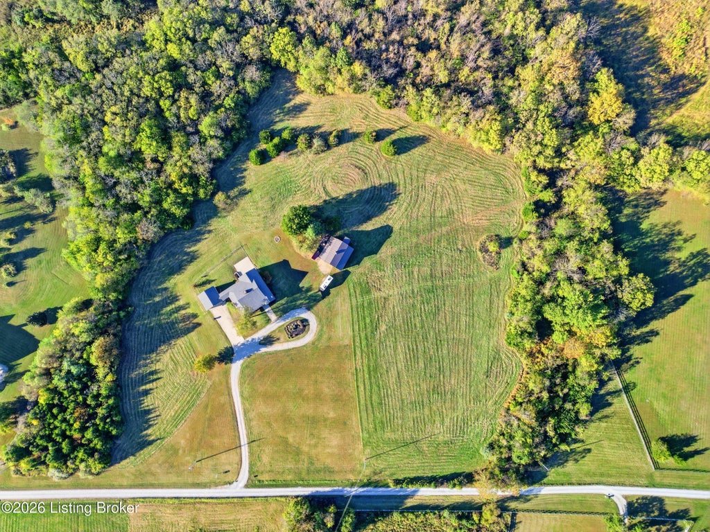 Photo of 135 Shouse Ct, Taylorsville, KY 40071 (MLS # 1732159)