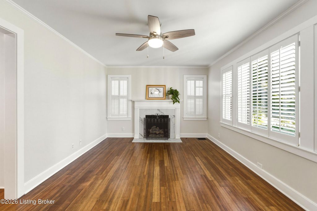 Photo of 3923 Grandview Ave, Louisville, KY 40207 (MLS # 1715527)