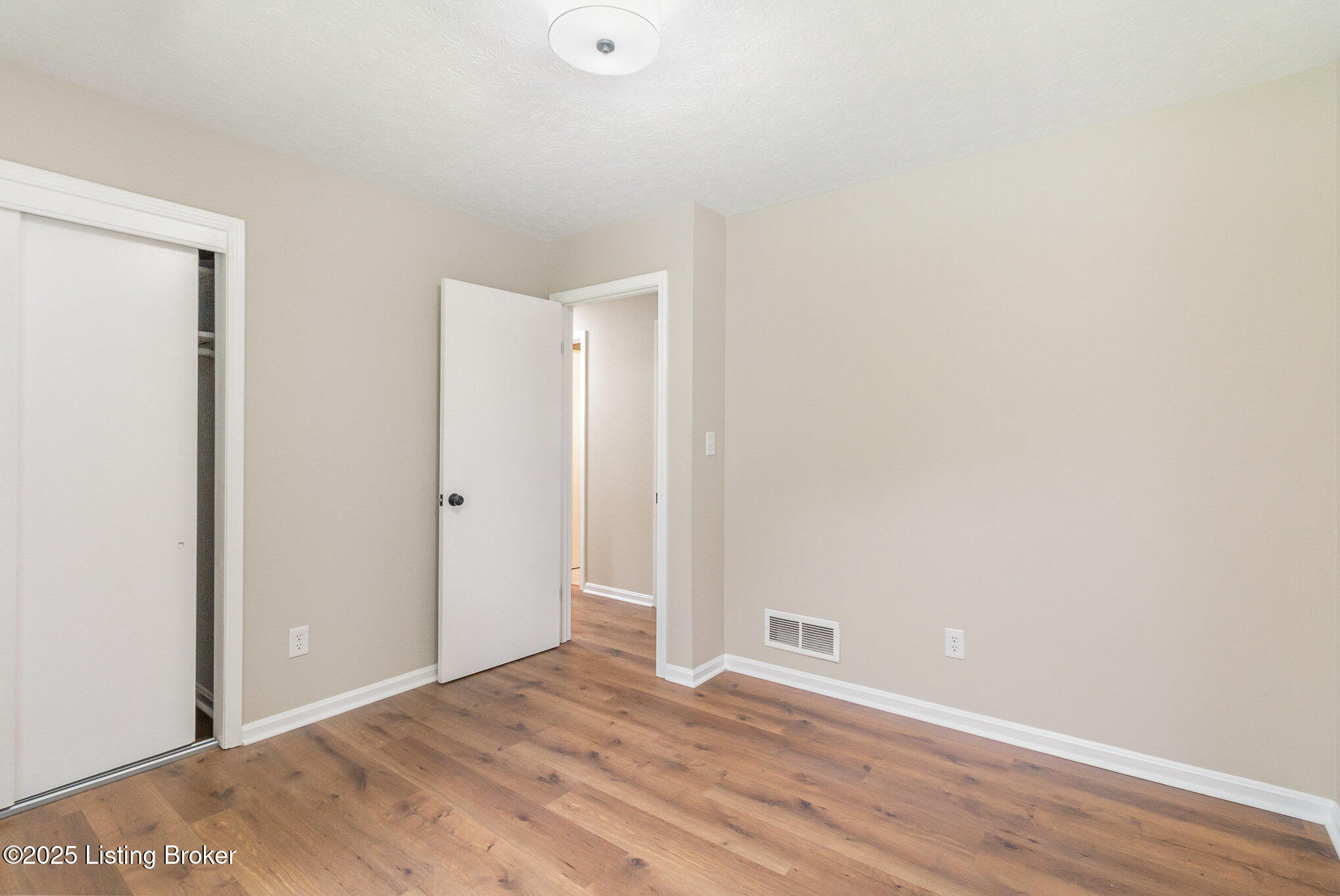 6505 Mayfair Ave, Prospect, Pennsylvania image 12
