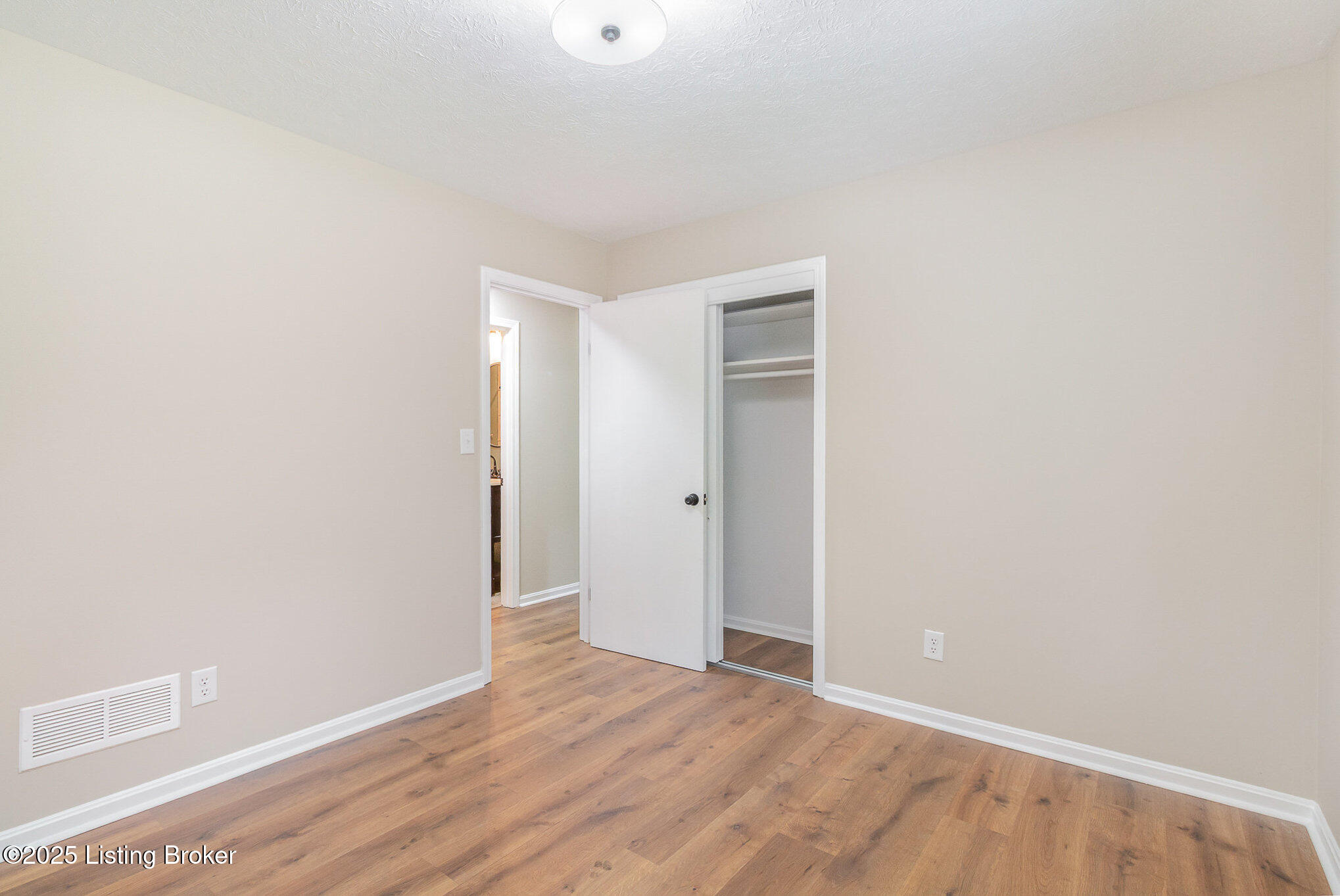 6505 Mayfair Ave, Prospect, Pennsylvania image 10