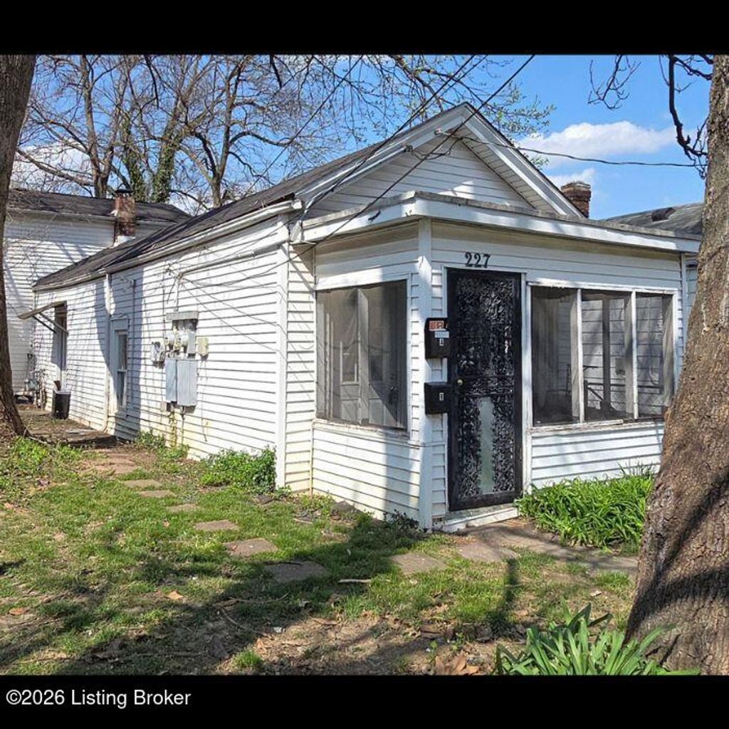 Photo of 227 Ottawa Ave, Louisville, KY 40209 (MLS # 1713600)