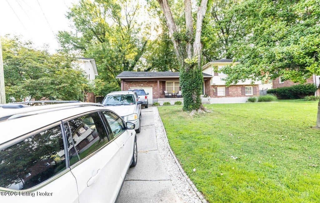 Photo of 1121 Hennepin Dr, Louisville, KY 40214 (MLS # 1729569)