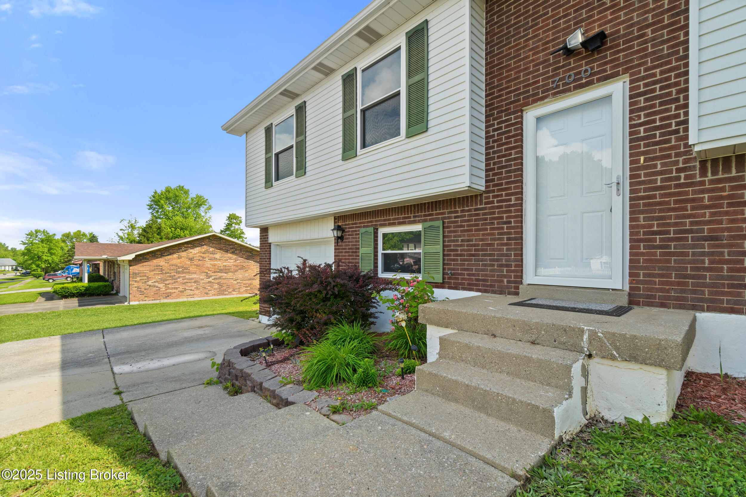 700 Magnolia Dr, Radcliff, Pennsylvania image 3