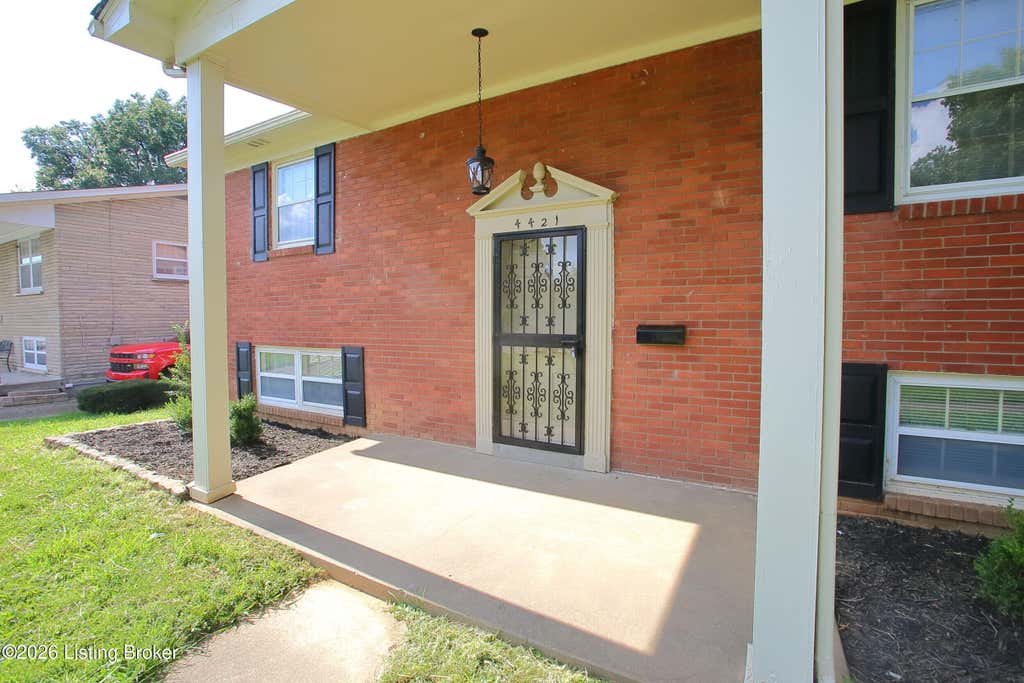 Photo of 4421 Rockwood Dr, Louisville, KY 40220 (MLS # 1727094)
