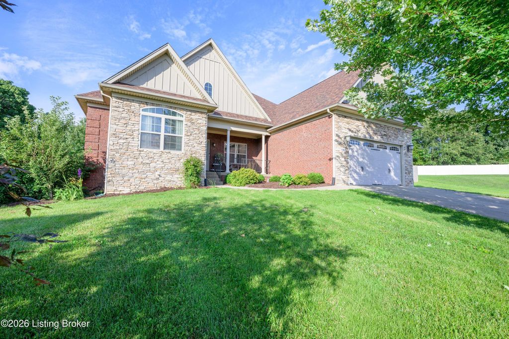 Photo of 731 Vanderbilt Dr, Elizabethtown, KY 42701 (MLS # 1724148)