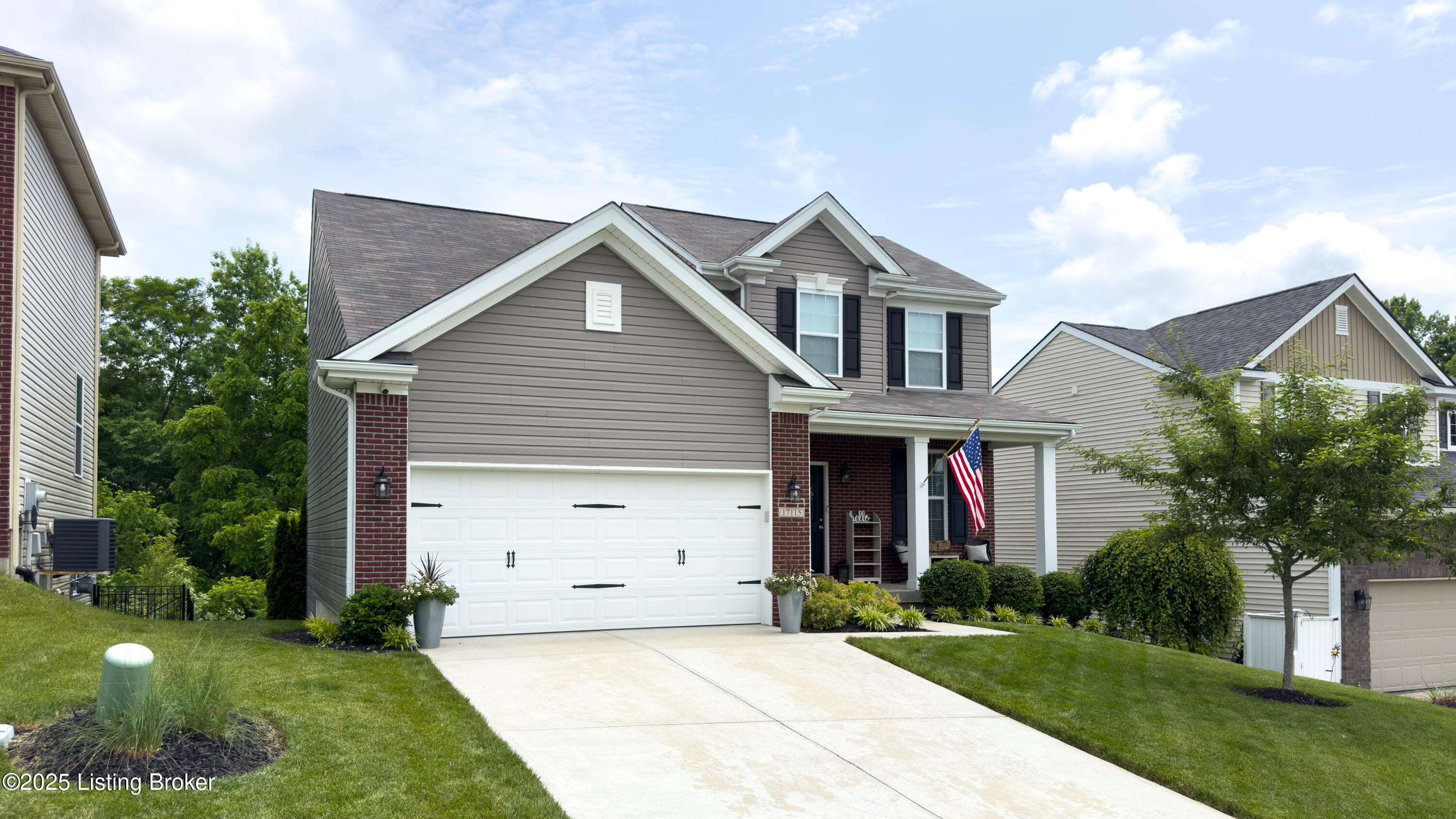 17115 Green Crest Ln, Louisville, Kentucky image 1