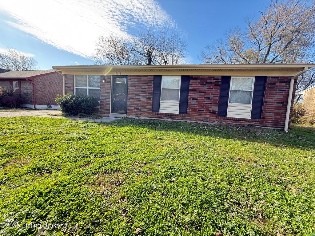 Photo of 10812 Dorton Dr, Louisville, KY 40272 (MLS # 1703485)