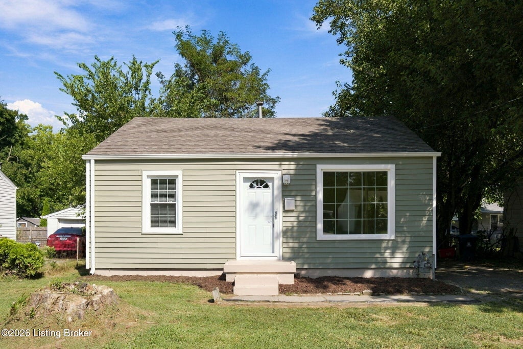 Photo of 1027 Seelbach Ave, Louisville, KY 40215 (MLS # 1729170)