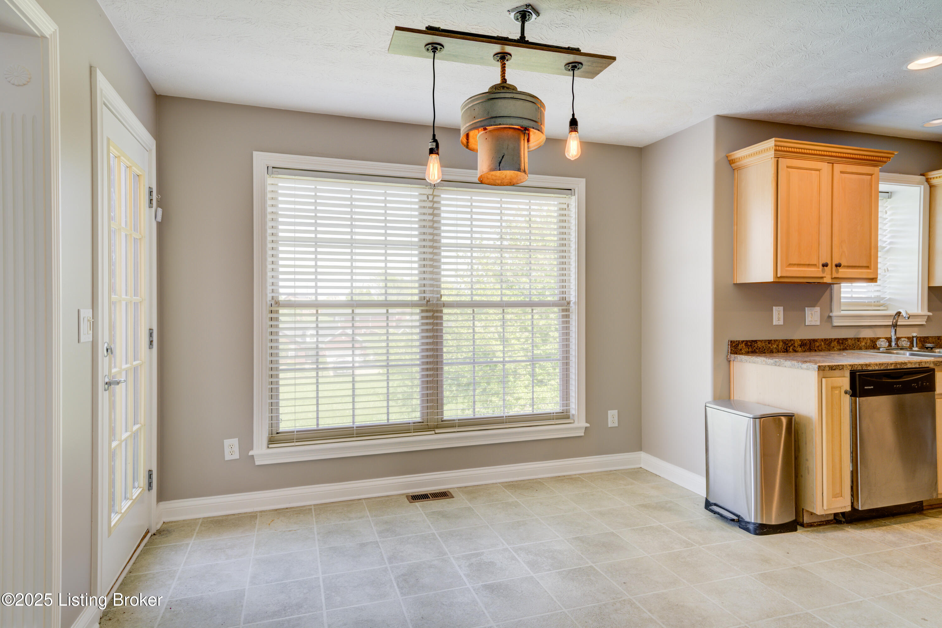 3121 Ambercrest Loop, Jeffersonville, Pennsylvania image 13