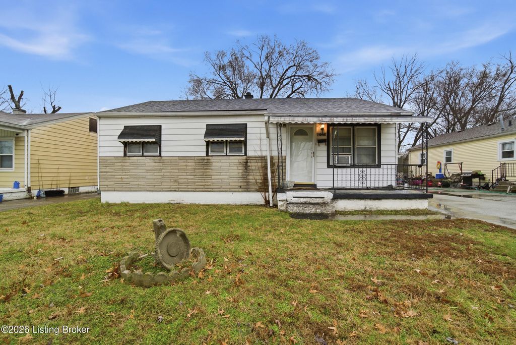 Photo of 4015 St Francis Ln, Louisville, KY 40218 (MLS # 1715130)