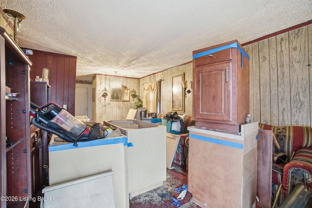 Photo of 4015 St Francis Ln, Louisville, KY 40218 (MLS # 1715130)