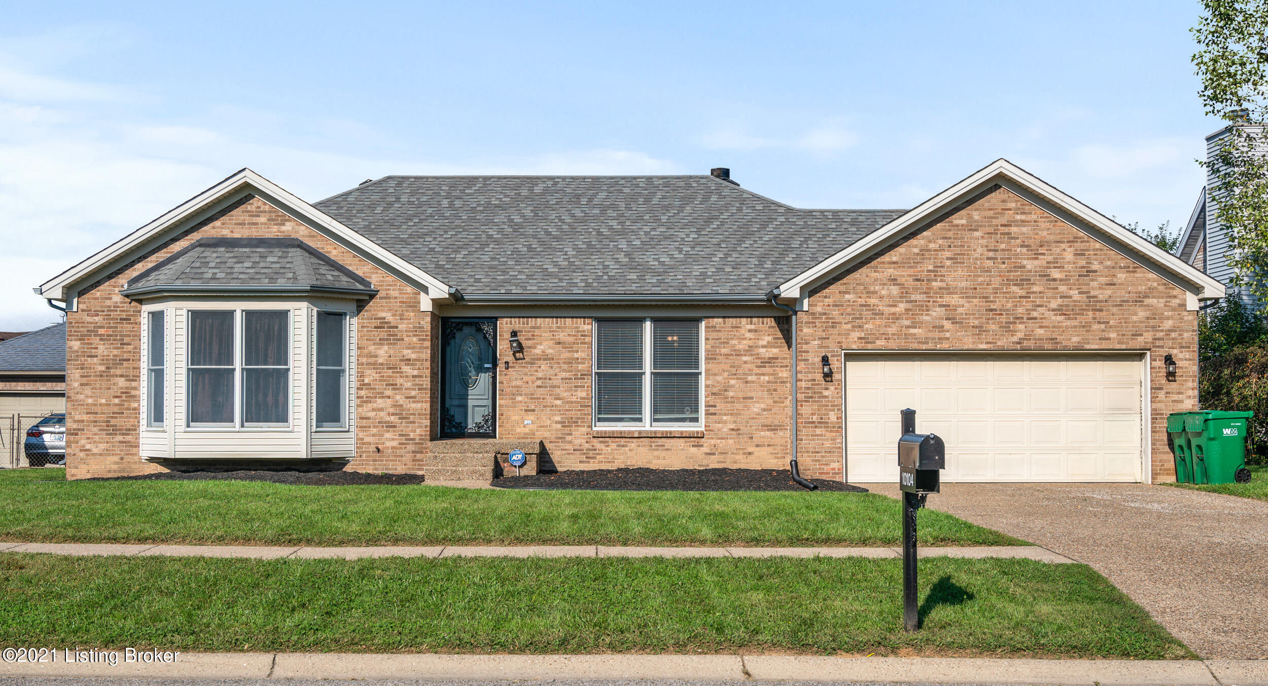 Photo 1 of 40 — 10104 Twilight Dr, Louisville, KY 40272