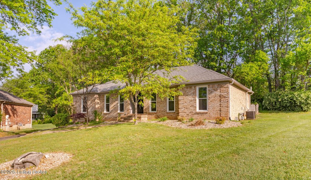Photo of 9003 Willowwood Way, Jeffersontown, KY 40299 (MLS # 1713047)