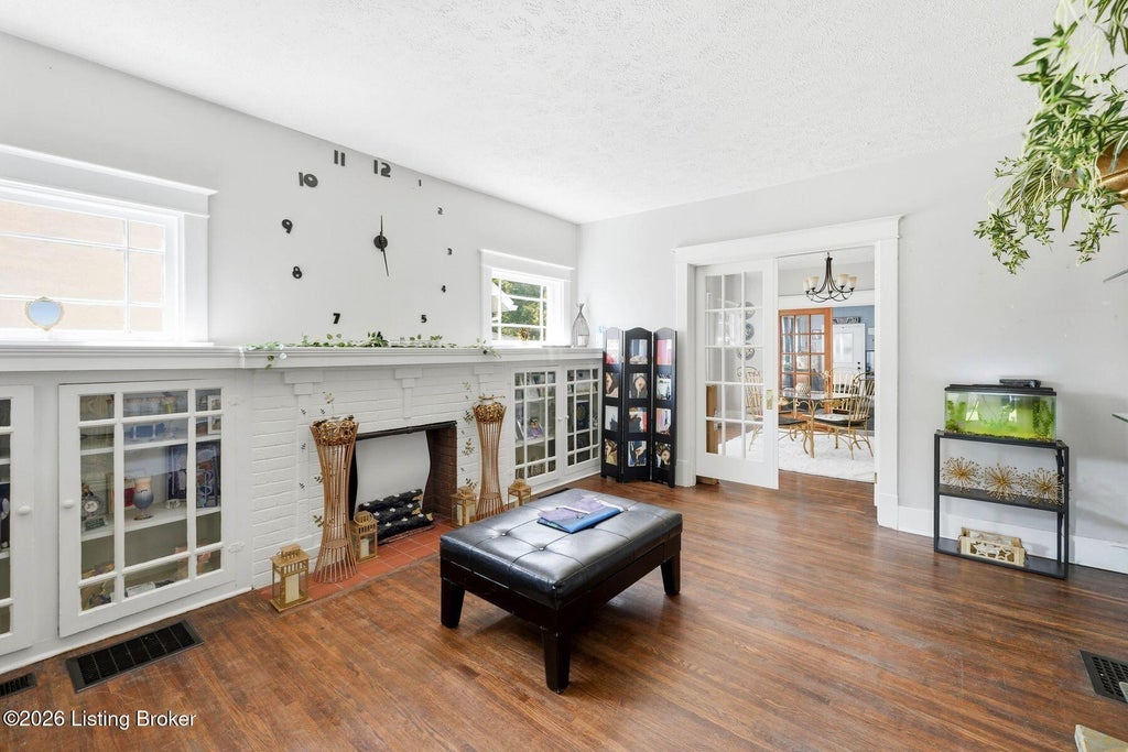 Photo of 4608 S 3rd St, Louisville, KY 40214 (MLS # 1731425)