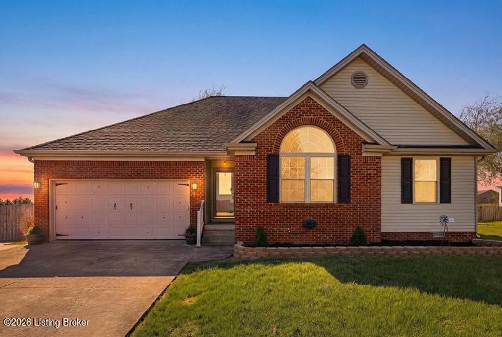 Photo of 440 Bellaire Dr, Harrodsburg, KY 40330 (MLS # 1713076)