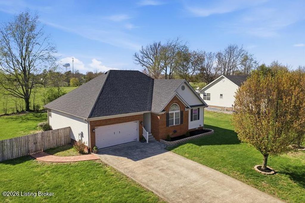 Photo of 440 Bellaire Dr, Harrodsburg, KY 40330 (MLS # 1713076)