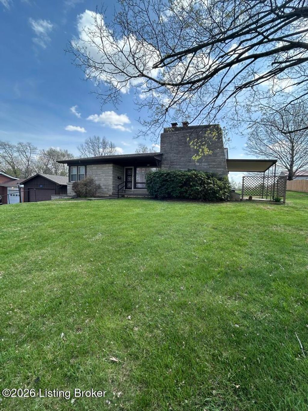 Photo of 304 Crume Rd, Vine Grove, KY 40175 (MLS # 1713057)