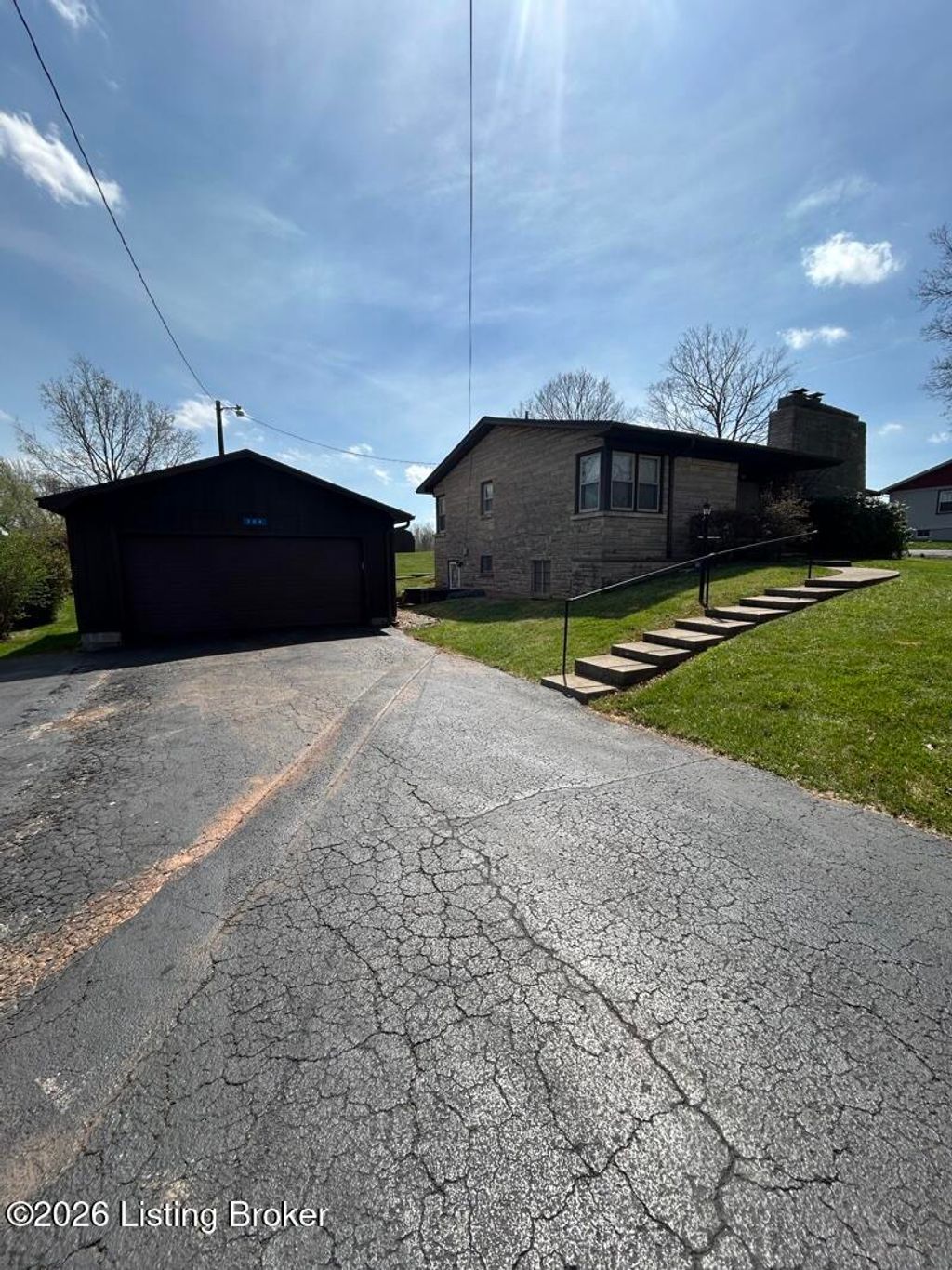 Photo of 304 Crume Rd, Vine Grove, KY 40175 (MLS # 1713057)