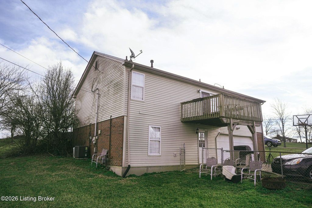 Photo of 209 Signal Ridge Rd, Frankfort, KY 40601 (MLS # 1707033)