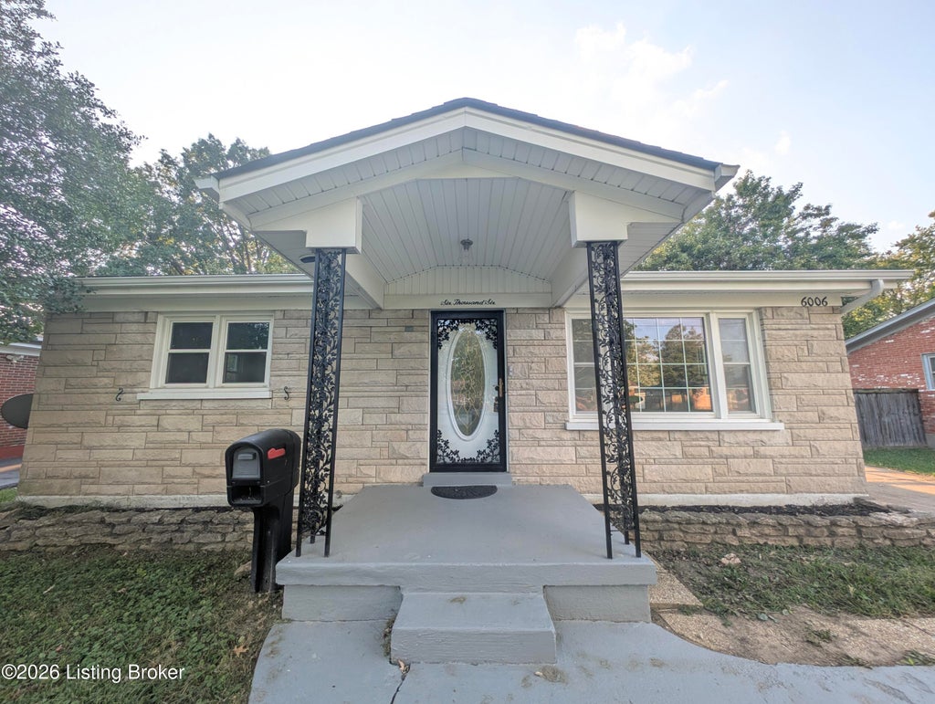 Photo of 6006 Catheen Way, Louisville, KY 40213 (MLS # 1729440)